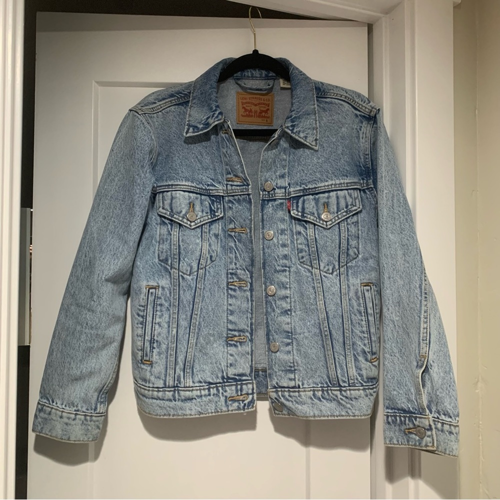 levi’s denim jacket